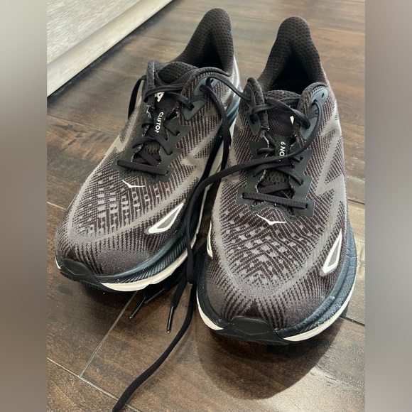 Hoka Men's Clifton 9 Wide Athletic Shoes - Picture 3 of 13